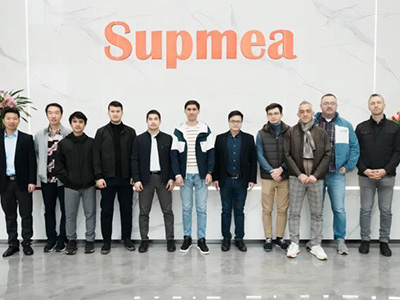 今天，美仪来了好多“老外”